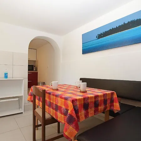 Sonja 2055 Apartment